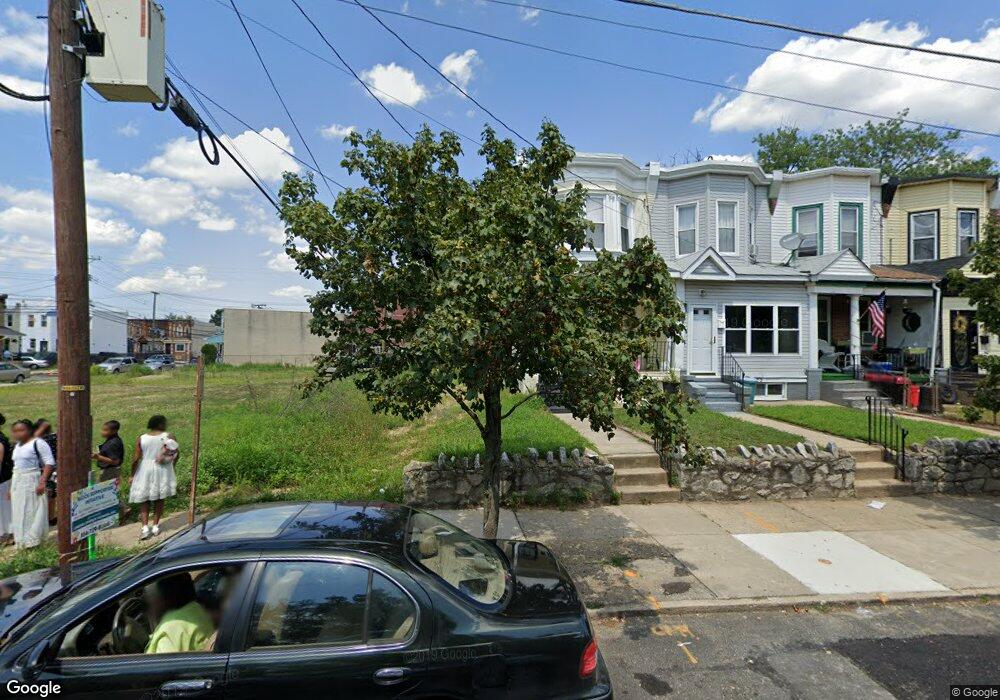 911 Vine St, Camden, NJ 08102 - photo 1