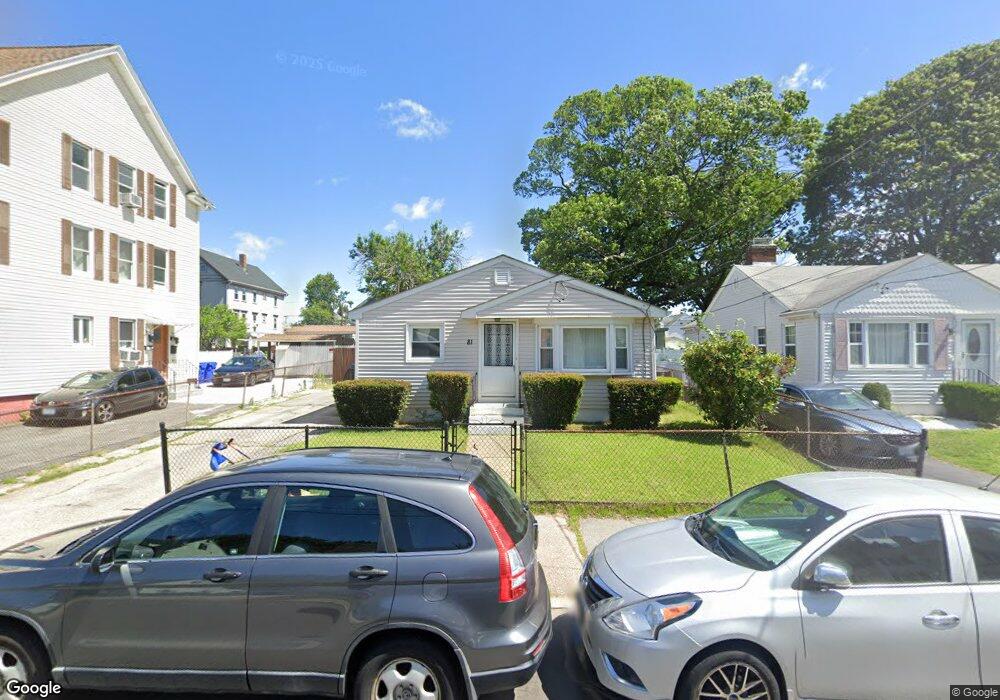 81 Thomas Ave, Pawtucket, RI 02860 - photo 1
