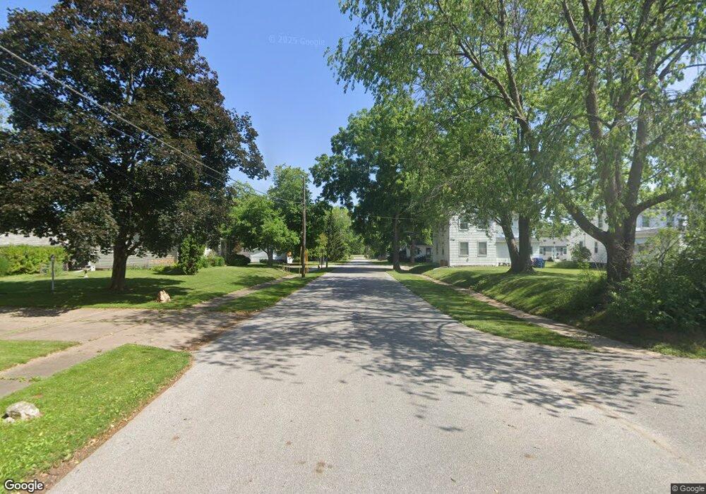 1209 N Gaines St, Davenport, IA 52804 - photo 1