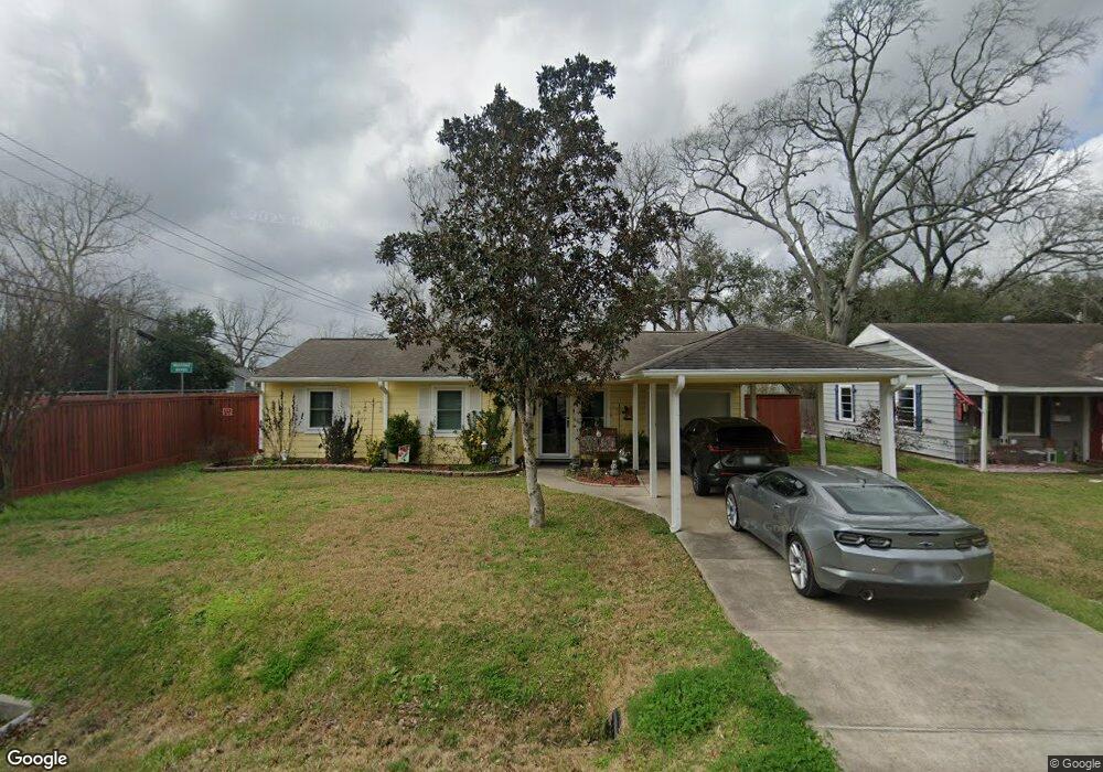 202 Mclemore Dr, Alvin, TX 77511 - photo 1