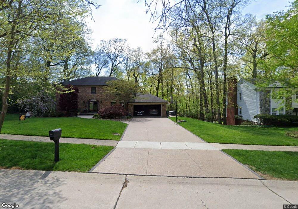 2493 Valleyview Dr, Troy, MI 48098 - photo 1