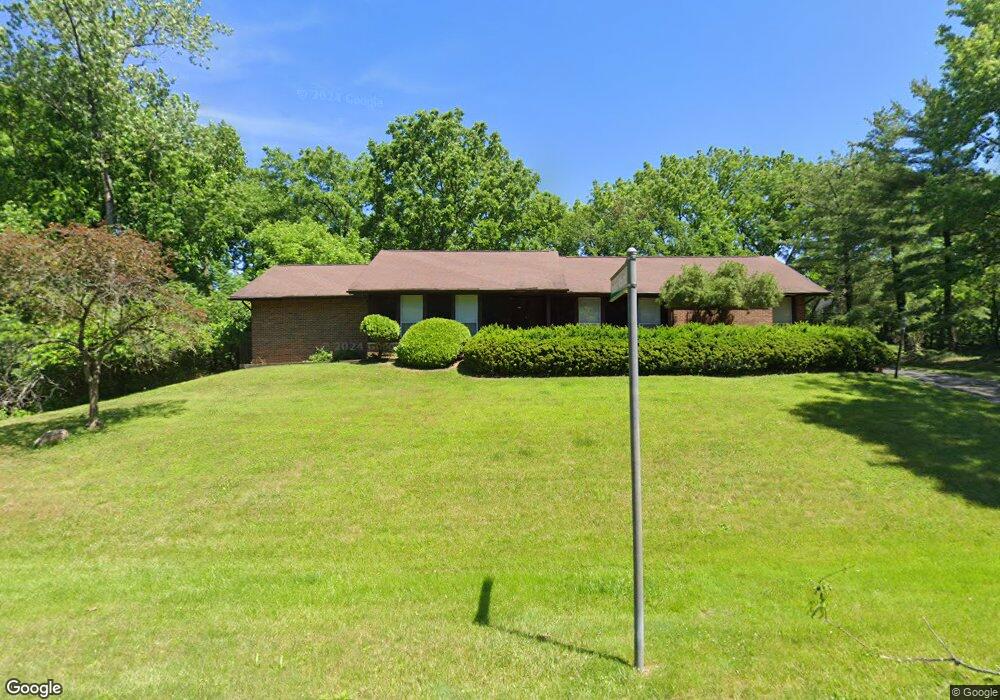 5664 Naiche Rd, Columbus, OH 43213 - photo 1