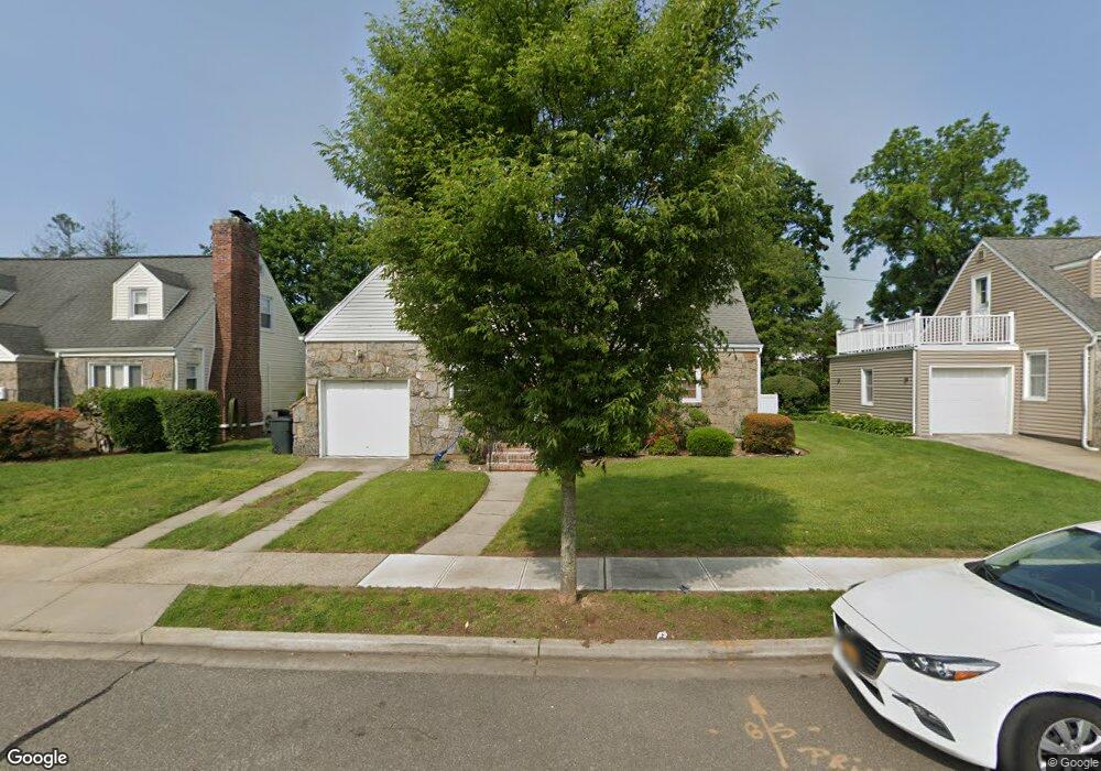 513 Foch Blvd, Mineola, NY 11501 - photo 1
