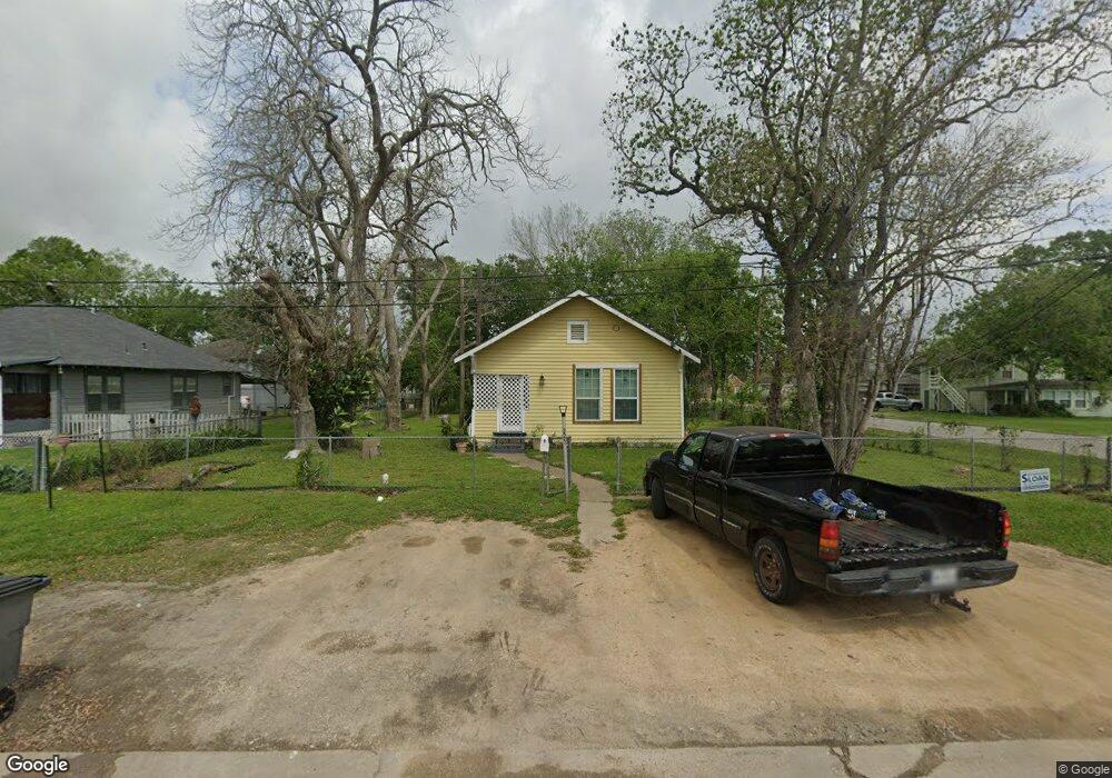 2521 9th St, Bay City, TX 77414 - photo 1