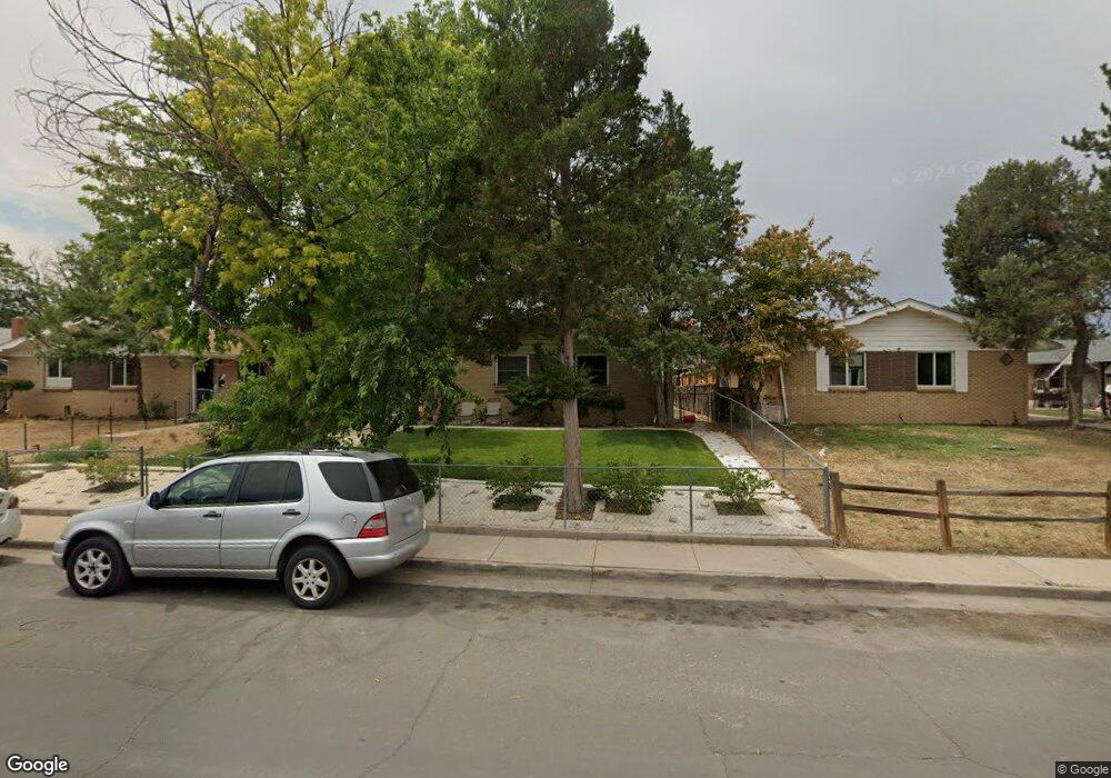 1221 Akron St, Aurora, CO 80010 - photo 1