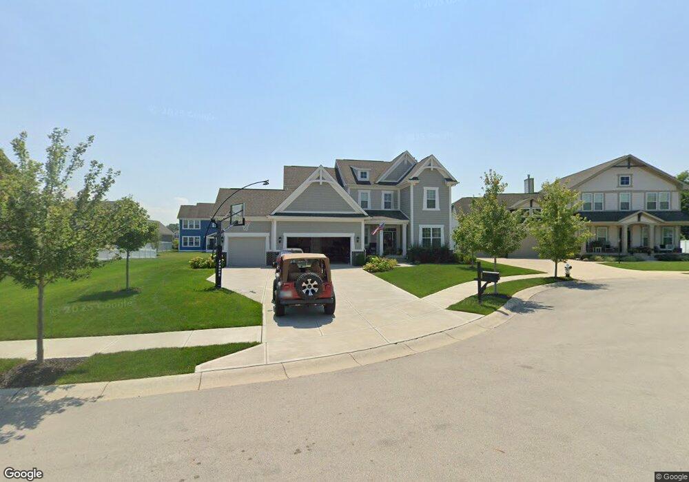 10561 Klepfer Cir, Fishers, IN 46038 - photo 1