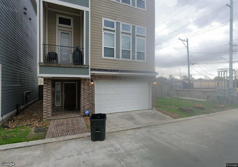 2104 Oatfield Dr, Houston, TX 77018 - photo 1