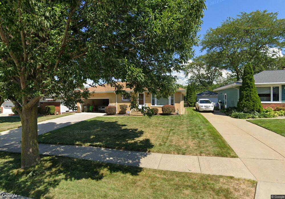 1849 Ridgeview Dr, Wickliffe, OH 44092 - photo 1