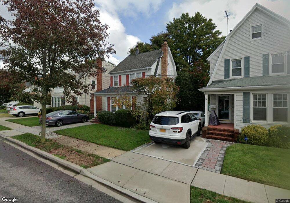 24 Juniper Ave, Mineola, NY 11501 - photo 1