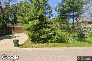 5879 Oxford St N, Saint Paul, MN 55126