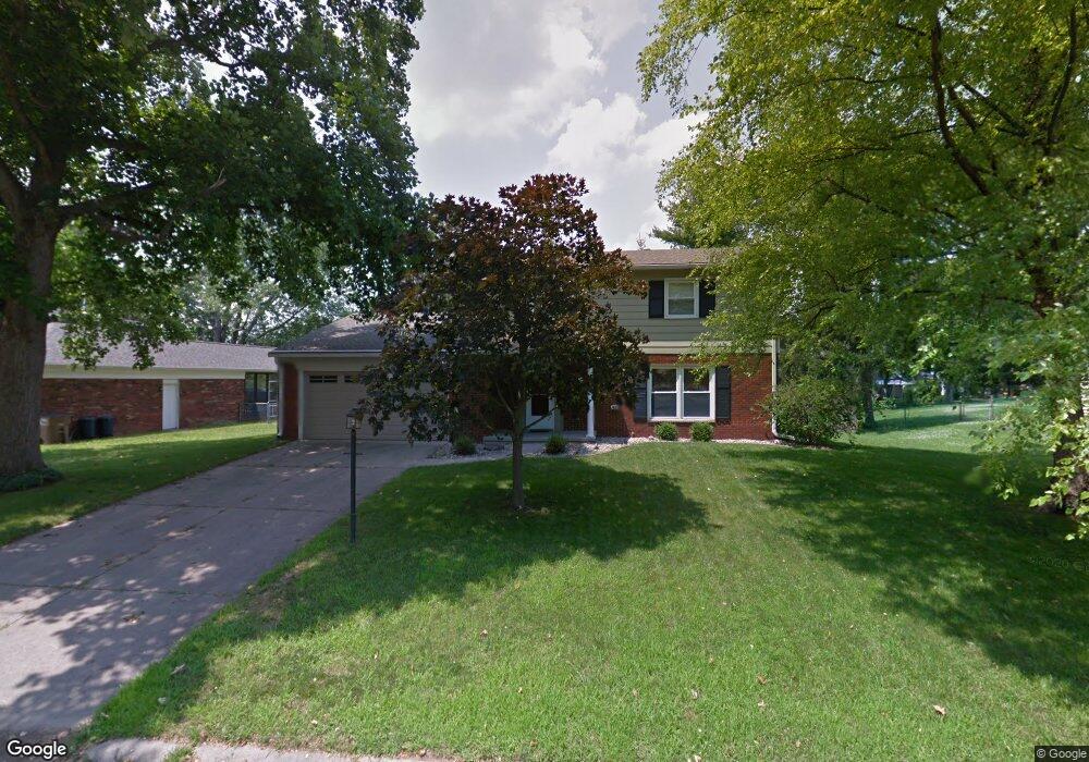 4270 Fairlawn Dr, Columbus, IN 47203 - photo 1