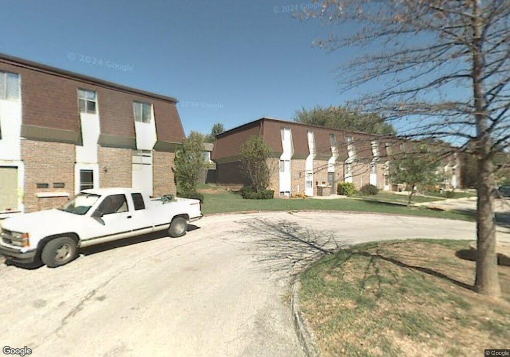 9950 W 52nd St, Shawnee, KS 66203 - photo 1