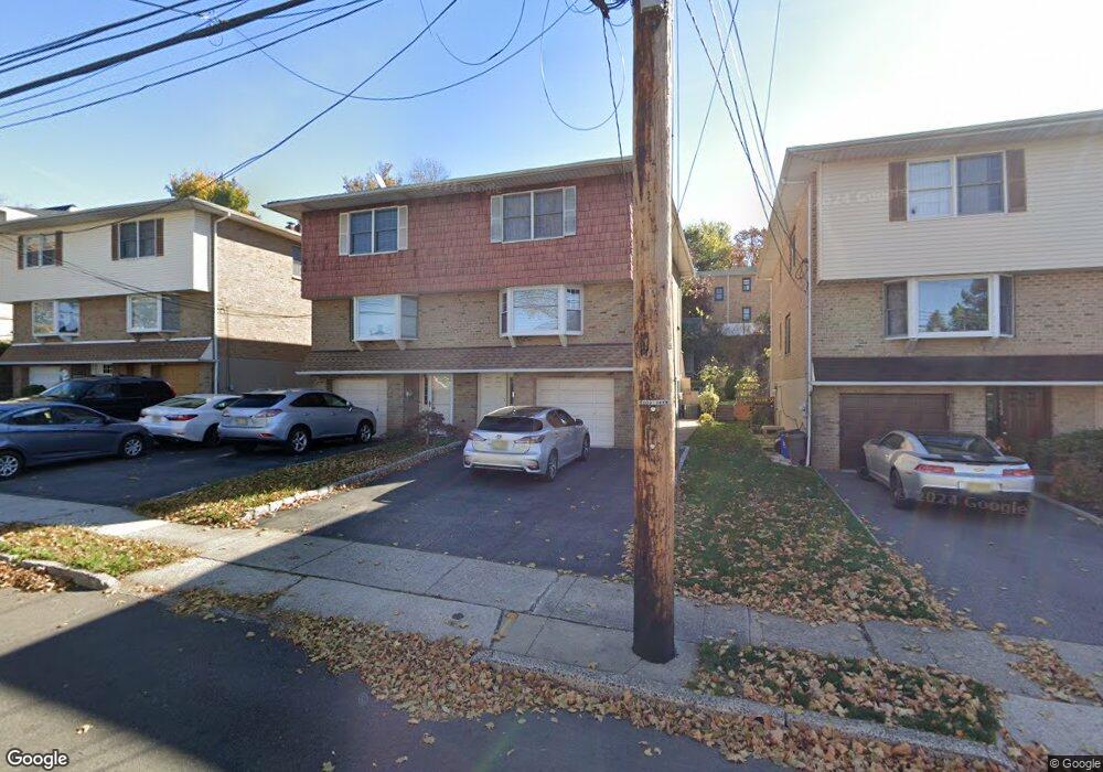 554 Hillside St, Ridgefield, NJ 07657 - photo 1