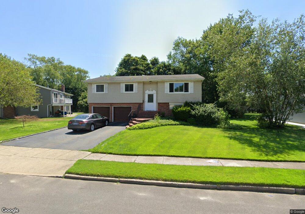 5 Suzanne Ln, Bethpage, NY 11714 - photo 1