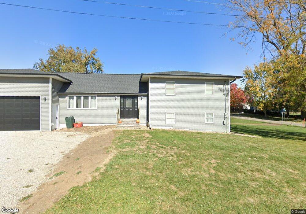 1112 S 6th Ave E, Newton, IA 50208 - photo 1