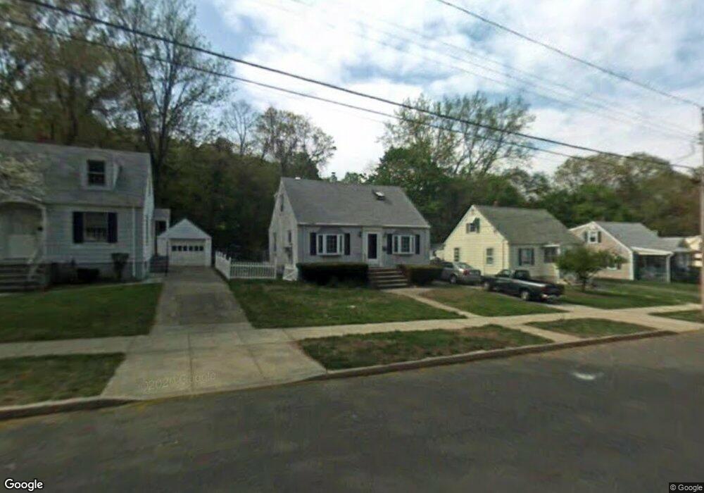 172 Lawncrest Rd, New Haven, CT 06515 - photo 1