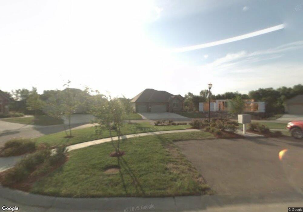 2234 SW Lowell Ln, Topeka, KS 66614 - photo 1