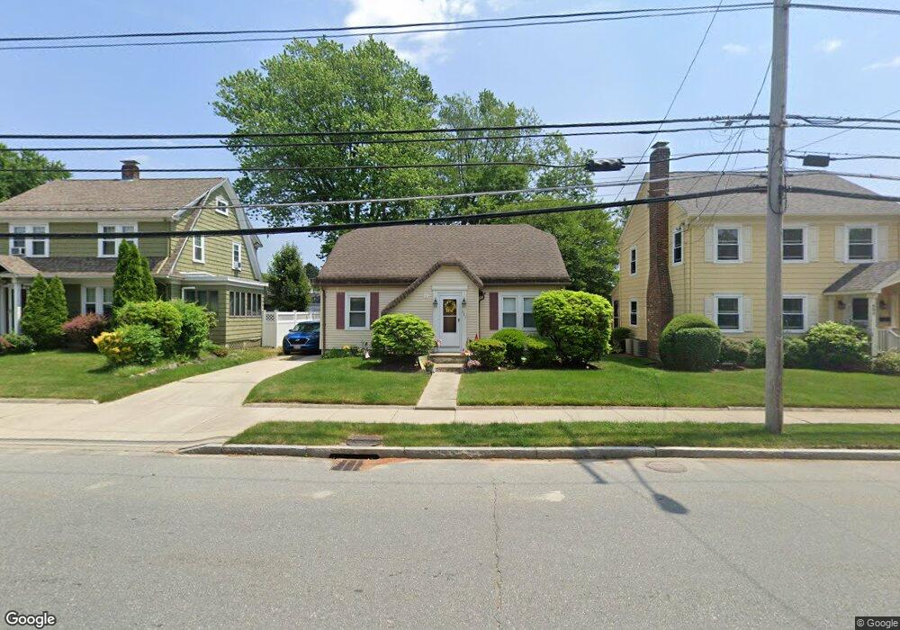 682 Pontiac Ave, Cranston, RI 02910 - photo 1