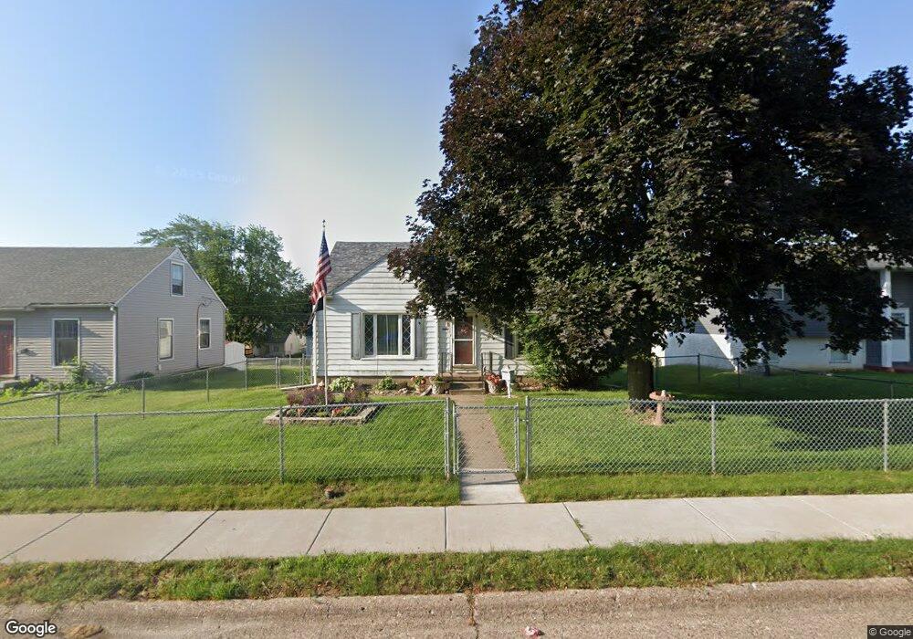 1647 W 36th St, Davenport, IA 52806 - photo 1