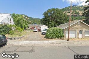 112 W Humboldt St, Bingen, WA 98605