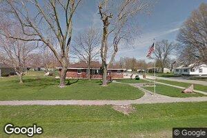 211 N Oak St, Raymond, IL 62560
