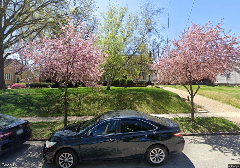 4126 Sheridan Ave, Des Moines, IA 50310 - photo 1