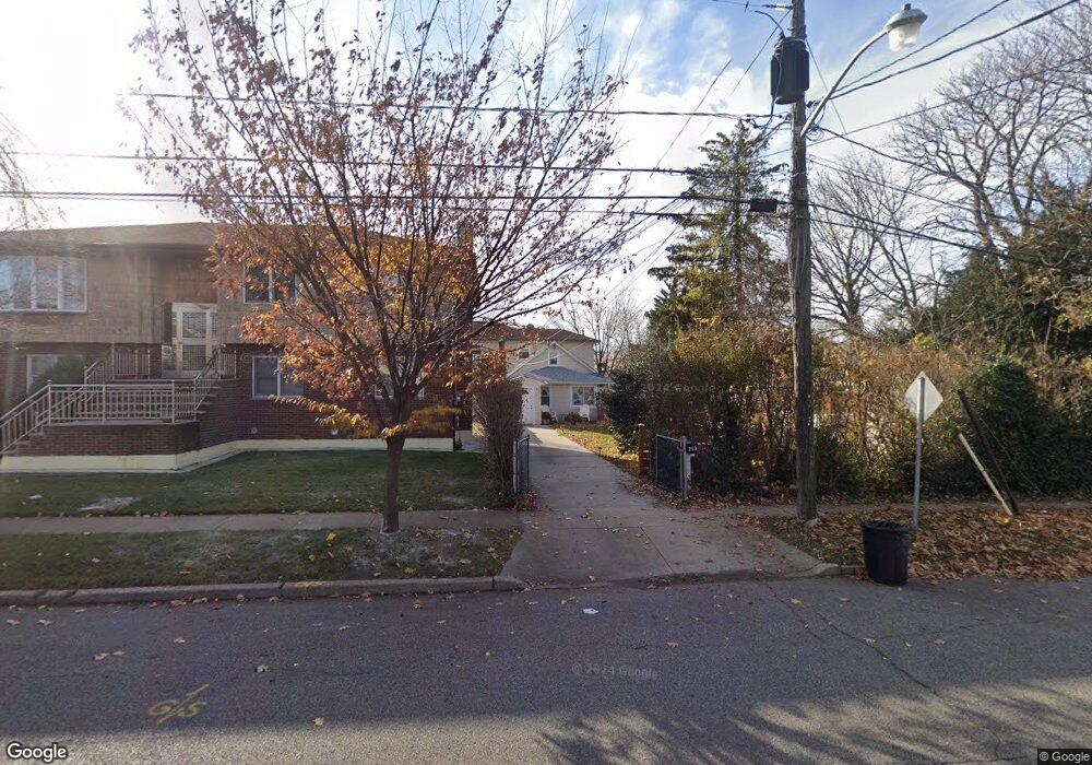 298 Cherry Ln, Floral Park, NY 11001 - photo 1