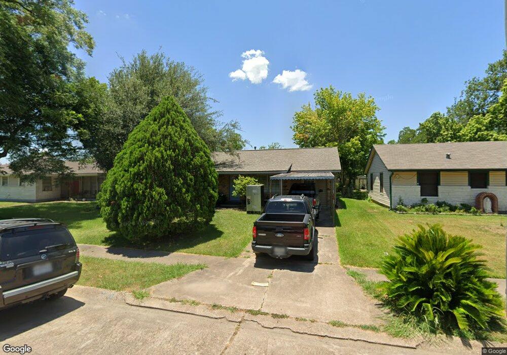 10930 Stover St, Houston, TX 77075 - photo 1