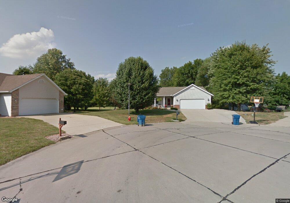 817 Woodland Dr, Maryville, IL 62062 - photo 1