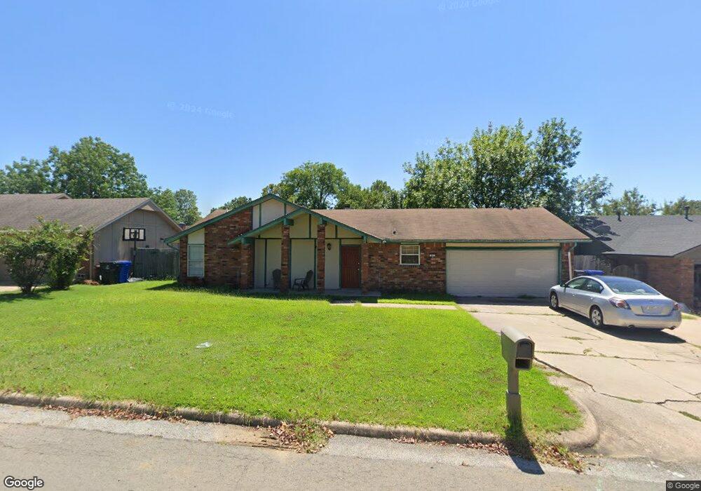 821 W Austin St, Broken Arrow, OK 74011 - photo 1