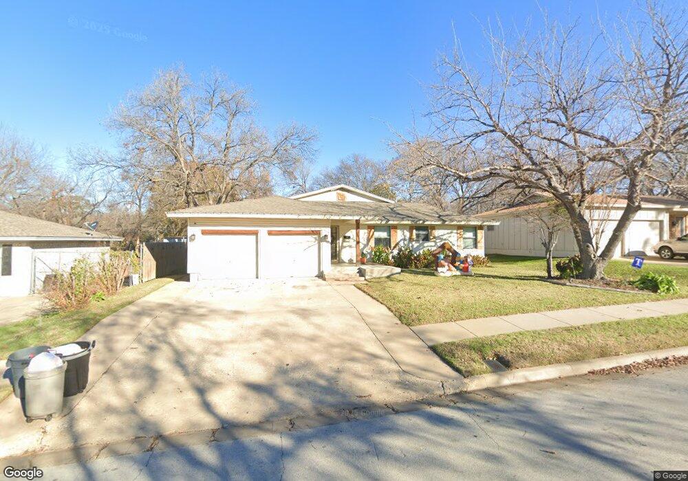 516 W Redbud Dr, Hurst, TX 76053 - photo 1