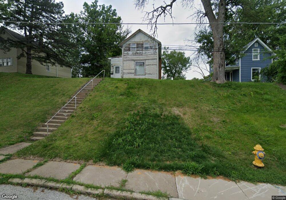 1318 Mississippi Ave, Davenport, IA 52803 - photo 1