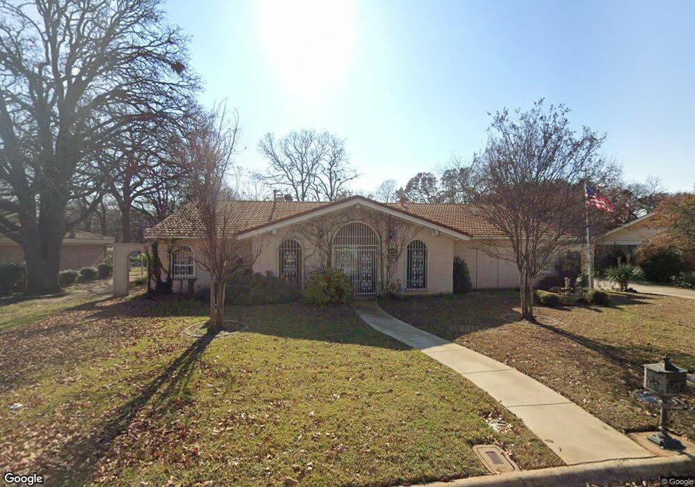 849 Wheelwood Dr, Hurst, TX 76053 - photo 1