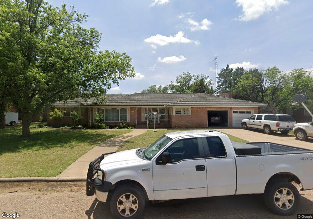 2305 W 12th St, Plainview, TX 79072 - photo 1