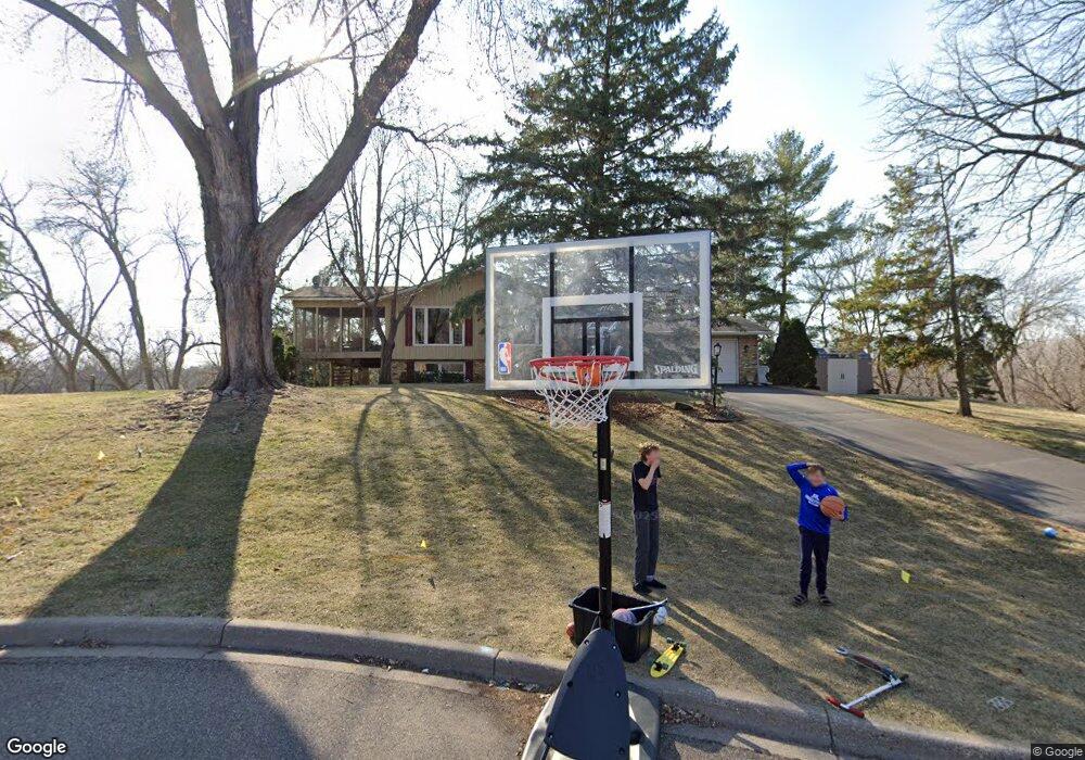 16480 Creekside Cir, Minnetonka, MN 55345 - photo 1