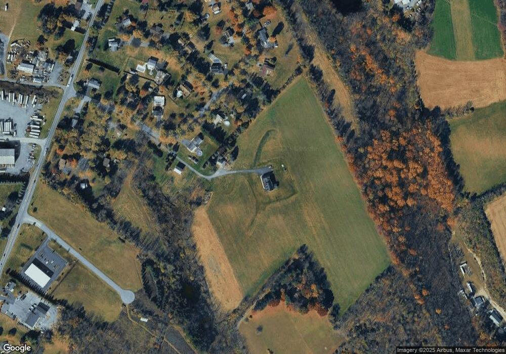 324 Oxford Cir, Bath, PA 18014 - photo 1