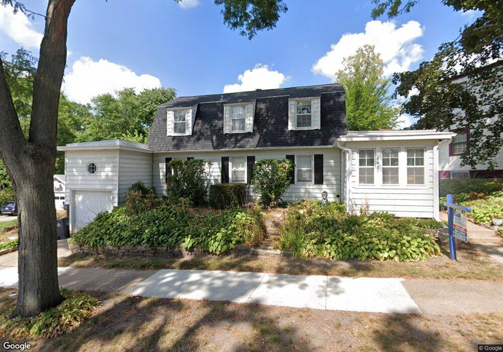 848 16th St SE, Cedar Rapids, IA 52403 - photo 1