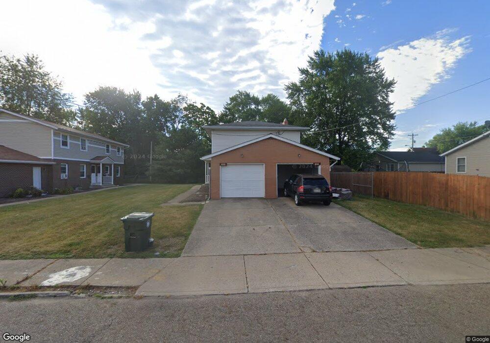 810 Young Ave NE, Canton, OH 44705 - photo 1