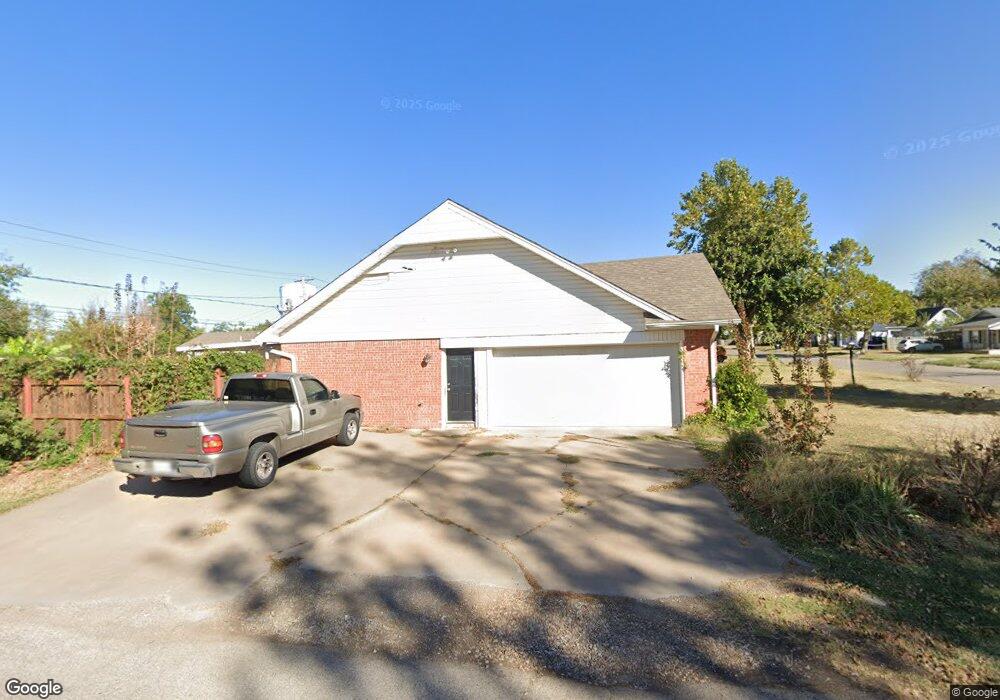 1902 N Market Ave, Shawnee, OK 74804 - photo 1