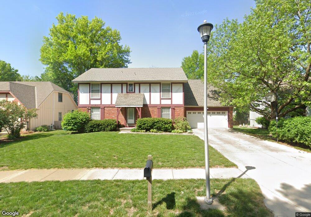 10340 Oakmont St, Lenexa, KS 66215 - photo 1