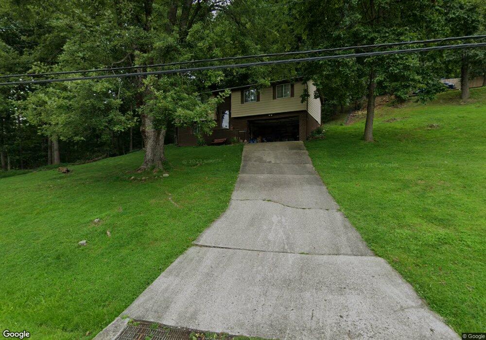 131 Ranch Lake Blvd, Scott Depot, WV 25560 - photo 1