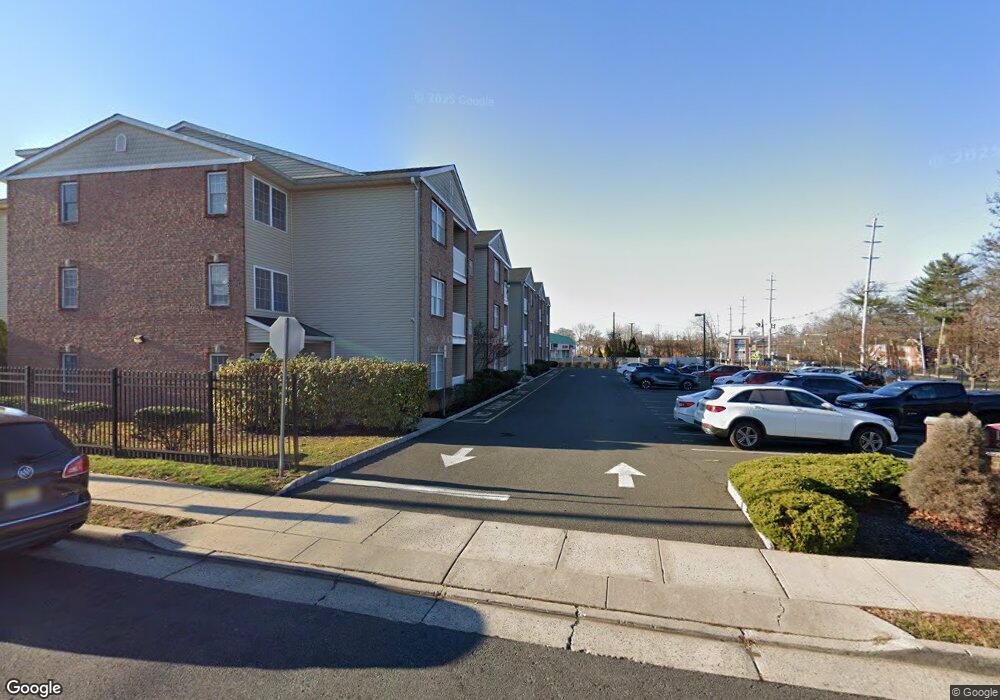 555 Grant St unit 305, Linden, NJ 07036 - photo 1