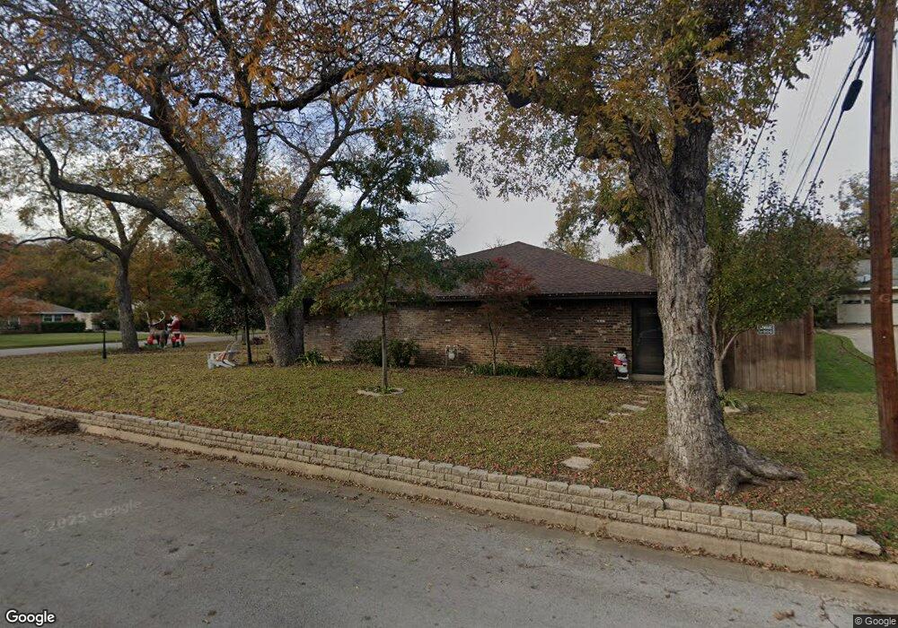 1207 Shady Creek Dr, Euless, TX 76040 - photo 1