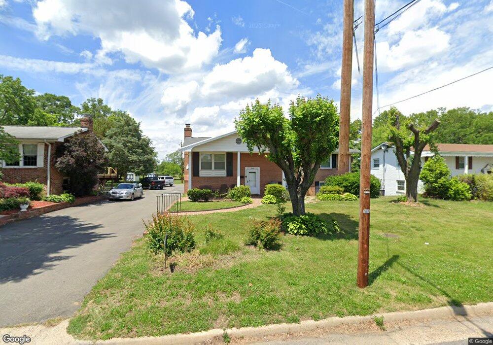 2226 Beacon Hill Rd, Alexandria, VA 22306 - photo 1