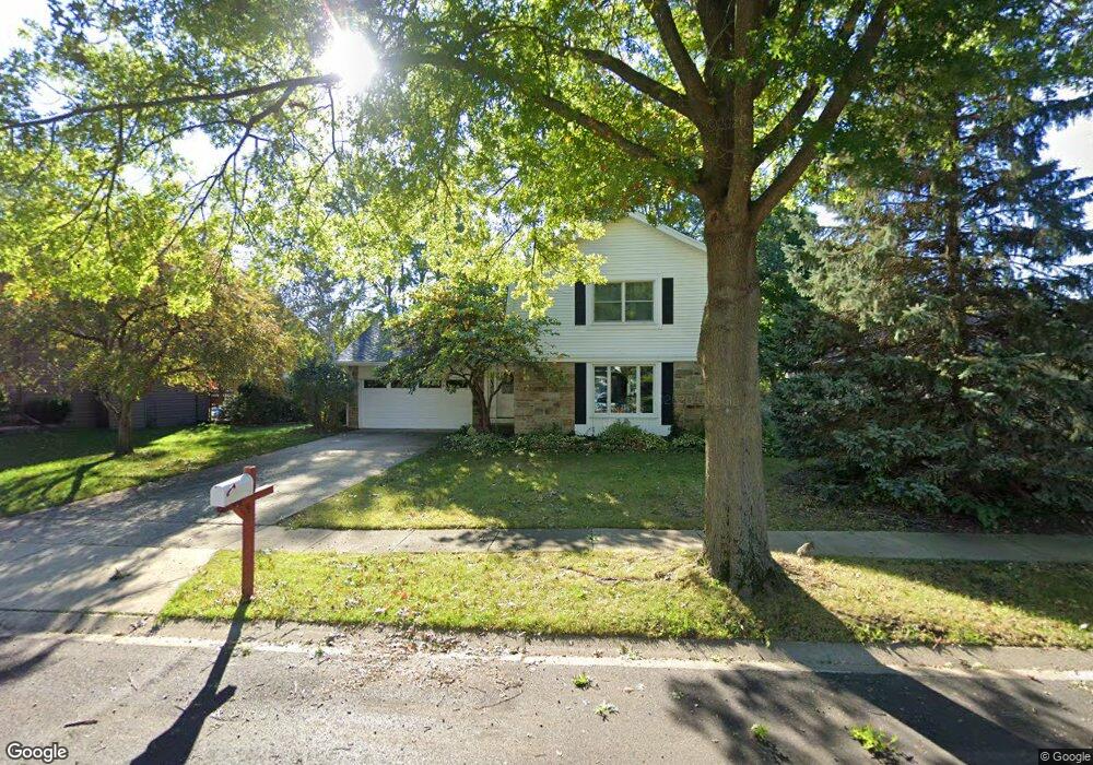 711 Orchard Ct, Algonquin, IL 60102 - photo 1