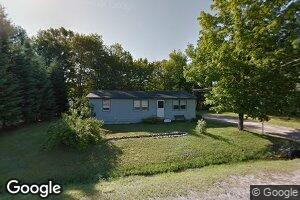 21 Clifford St, Mechanic Falls, ME 04256