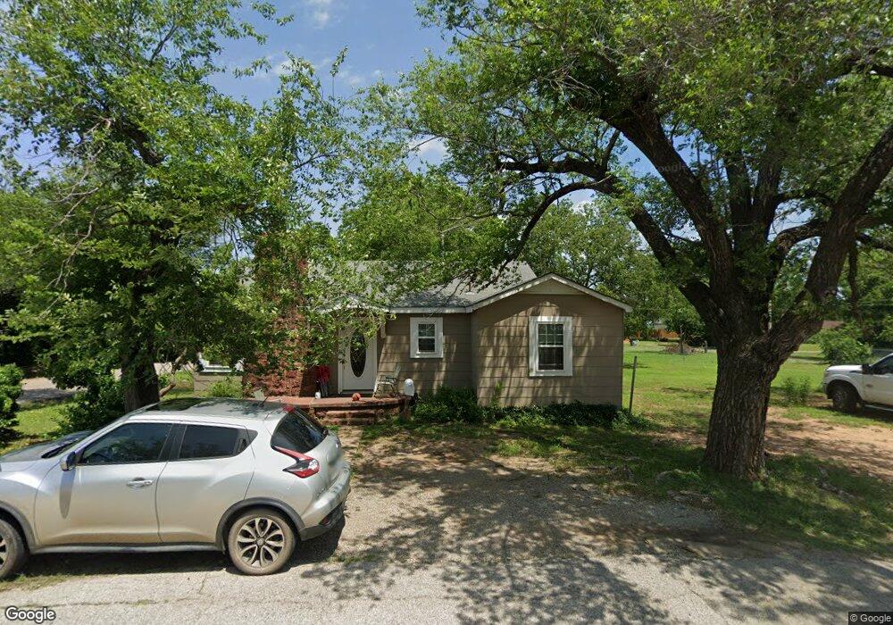 402 E 5th St, Cushing, OK 74023 - photo 1