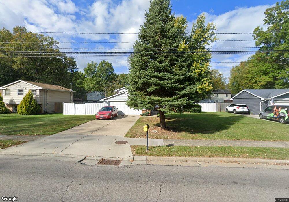 886 Harris Rd, Sheffield Lake, OH 44054 - photo 1