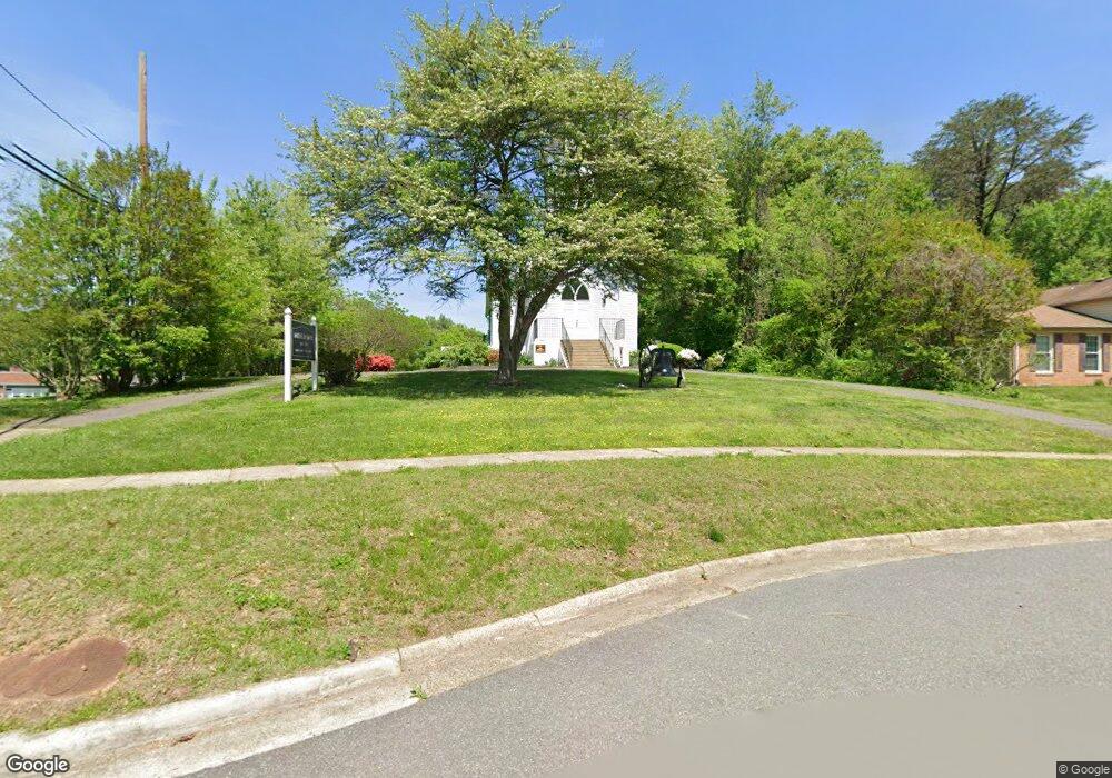 8415 Toll House Rd, Annandale, VA 22003 - photo 1