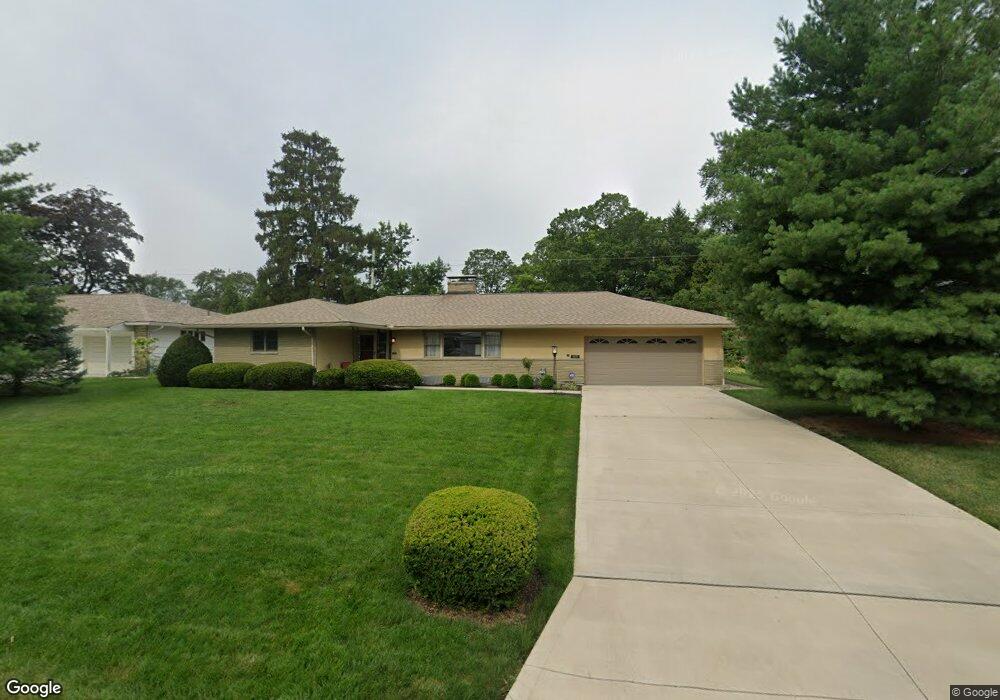 4225 Fairoaks Dr, Columbus, OH 43214 - photo 1